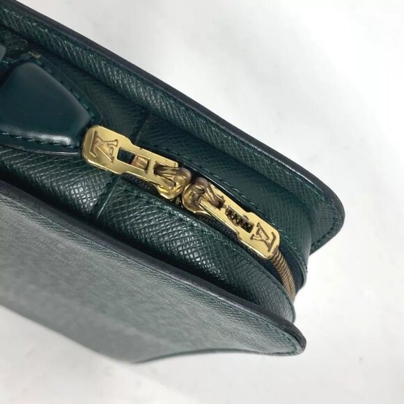 LOUIS VUITTON M30064 Taiga Baltic Document Bag Briefcase Hand Bag Business bag - Picture 9 of 16